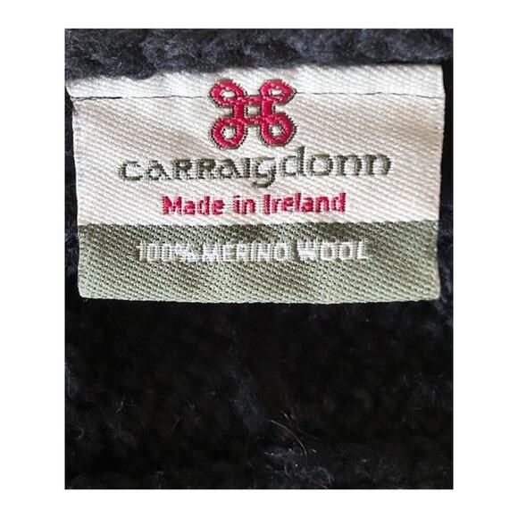 Carraig Donn Made in Ireland Aran Knit Wool Wrap Scarf w/ Pockets - Picture 5 of 6